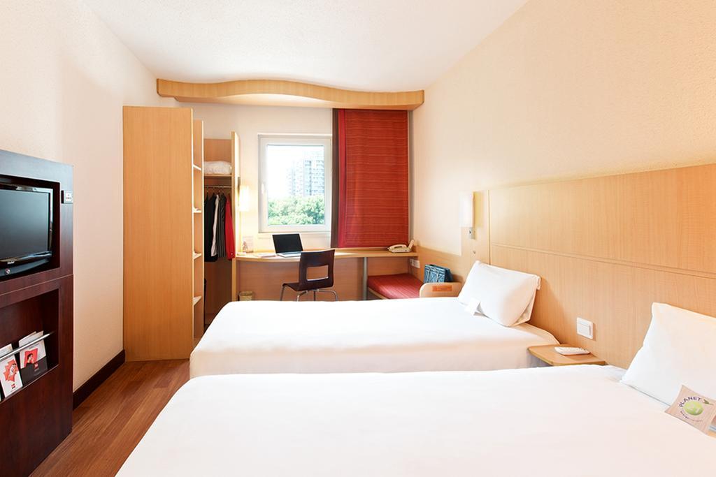 Ibis Leshan City Center Rom bilde