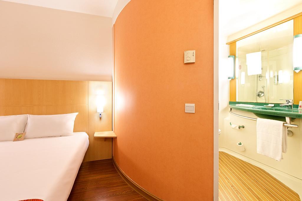 Ibis Leshan City Center Eksteriør bilde