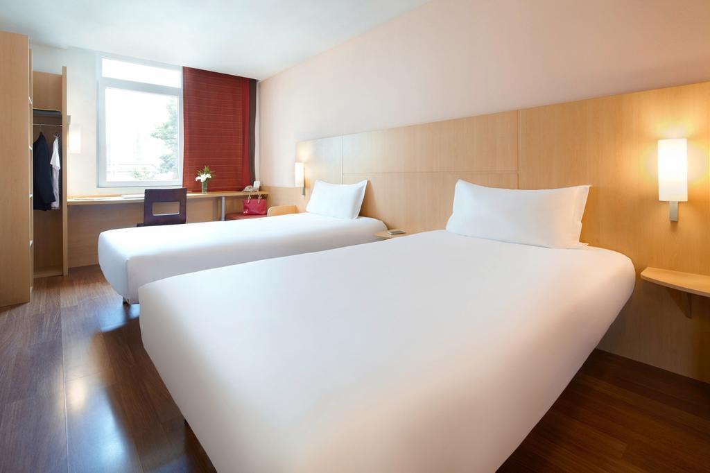 Ibis Leshan City Center Eksteriør bilde