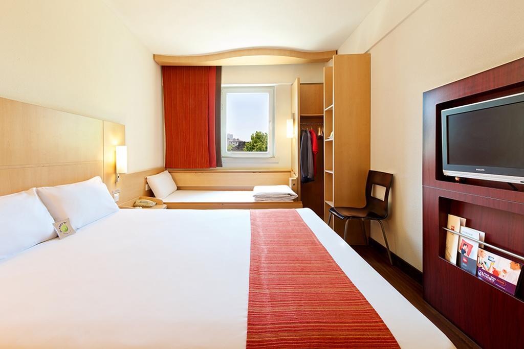 Ibis Leshan City Center Eksteriør bilde