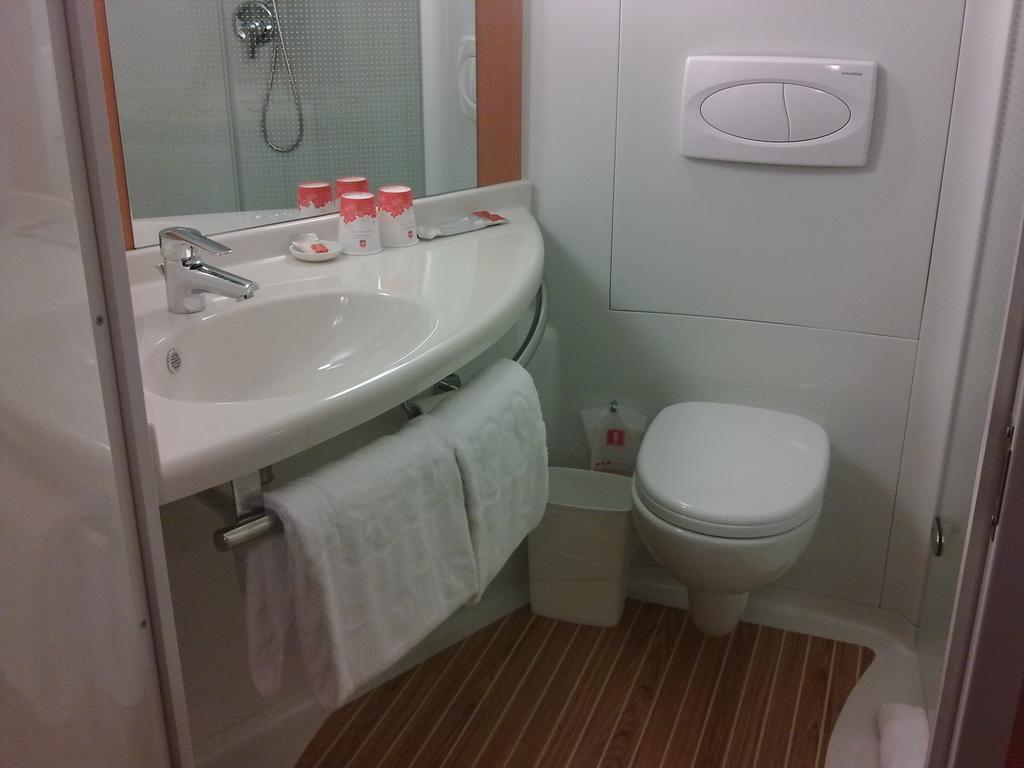Ibis Leshan City Center Eksteriør bilde