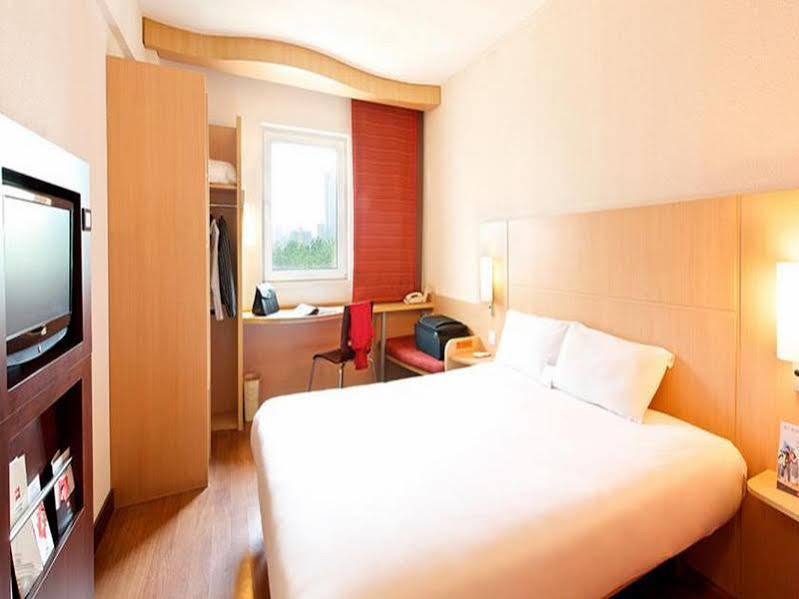 Ibis Leshan City Center Eksteriør bilde